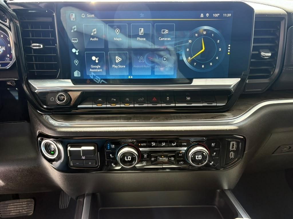 Chevrolet Silverado 1500 LTZ Crew Cab 4WD 2023