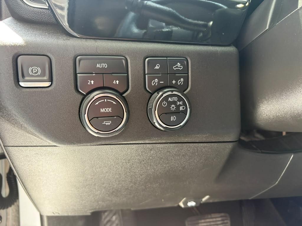 Chevrolet Silverado 1500 LTZ Crew Cab 4WD 2023