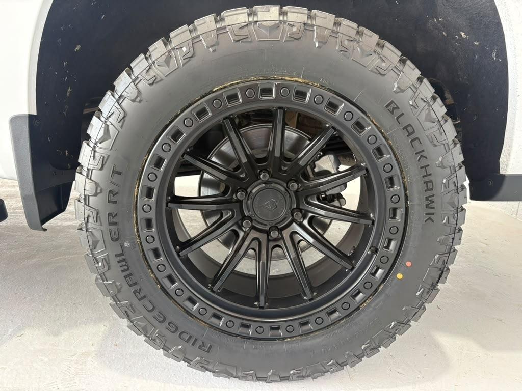 Chevrolet Silverado 1500 LTZ Crew Cab 4WD 2023