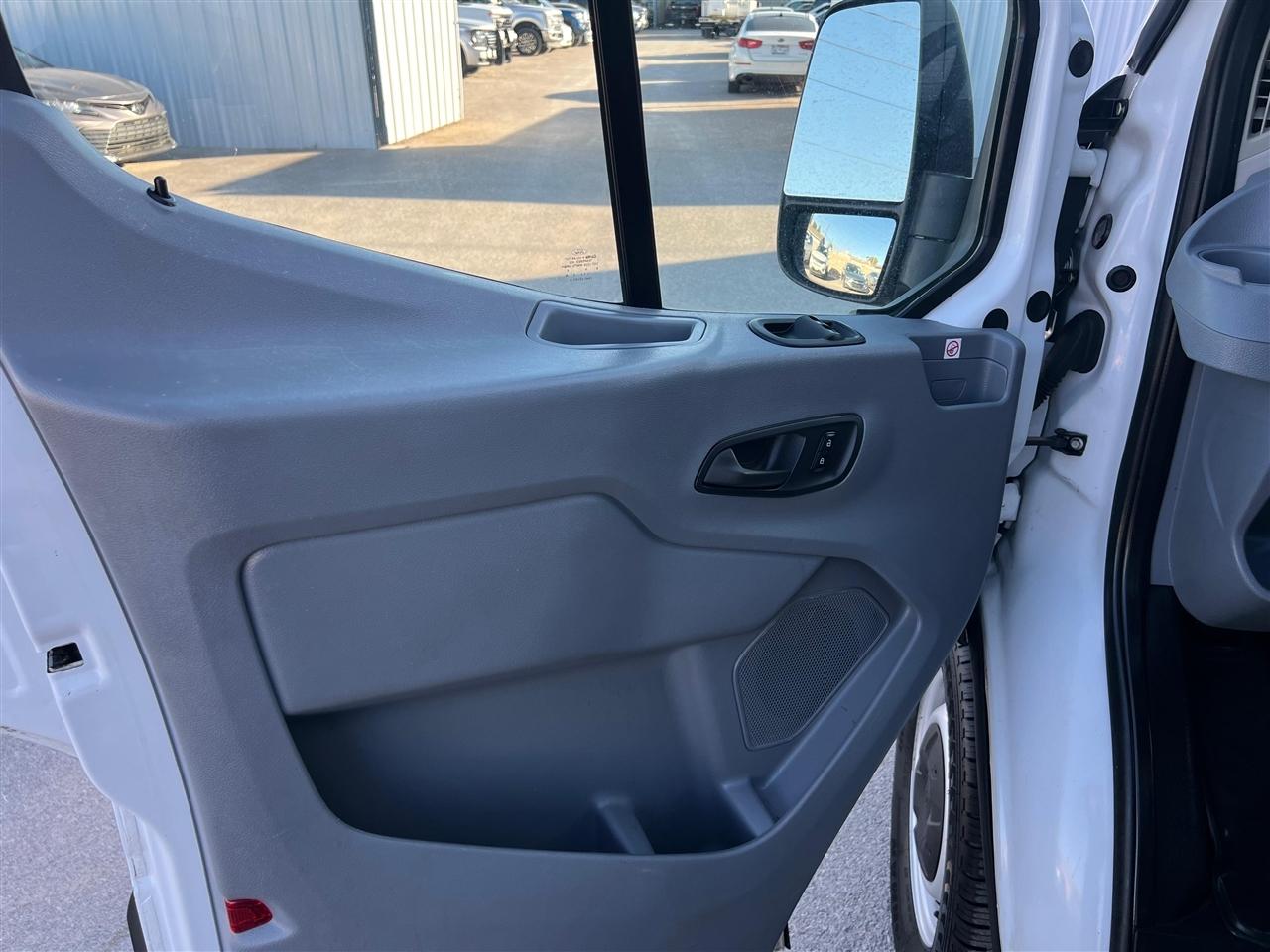 Ford Transit 250 Van High Roof w/Sliding Pass. 148-in. WB 2019