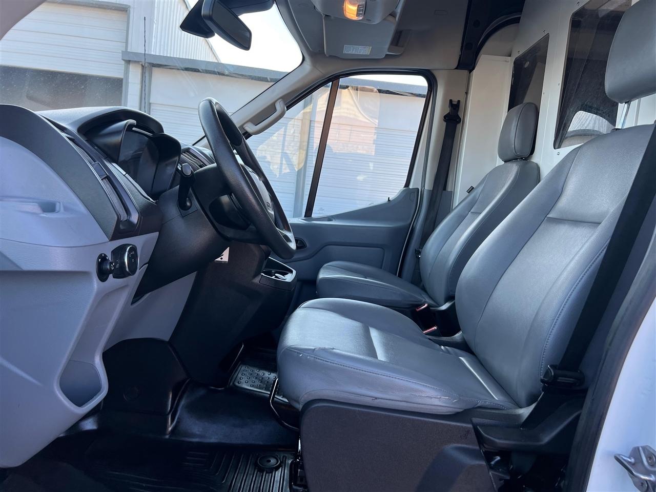 Ford Transit 250 Van High Roof w/Sliding Pass. 148-in. WB 2019