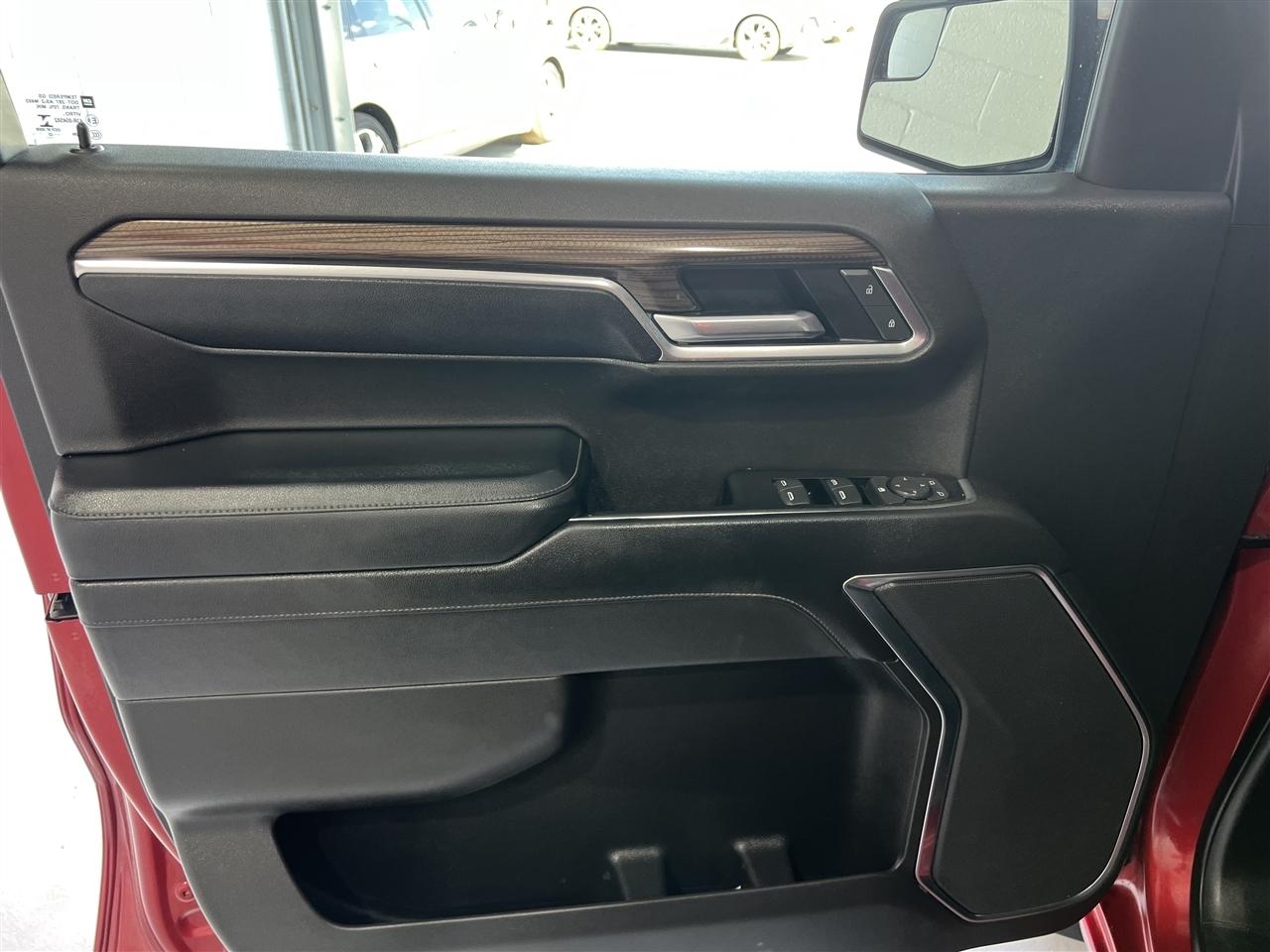 Chevrolet Silverado 1500 LT Crew Cab 4WD 2022