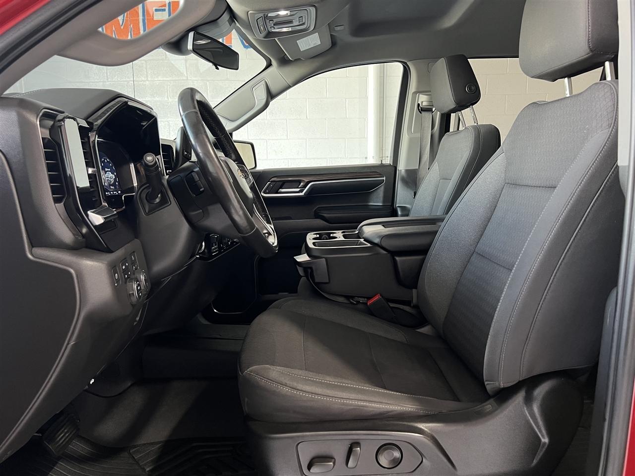 Chevrolet Silverado 1500 LT Crew Cab 4WD 2022