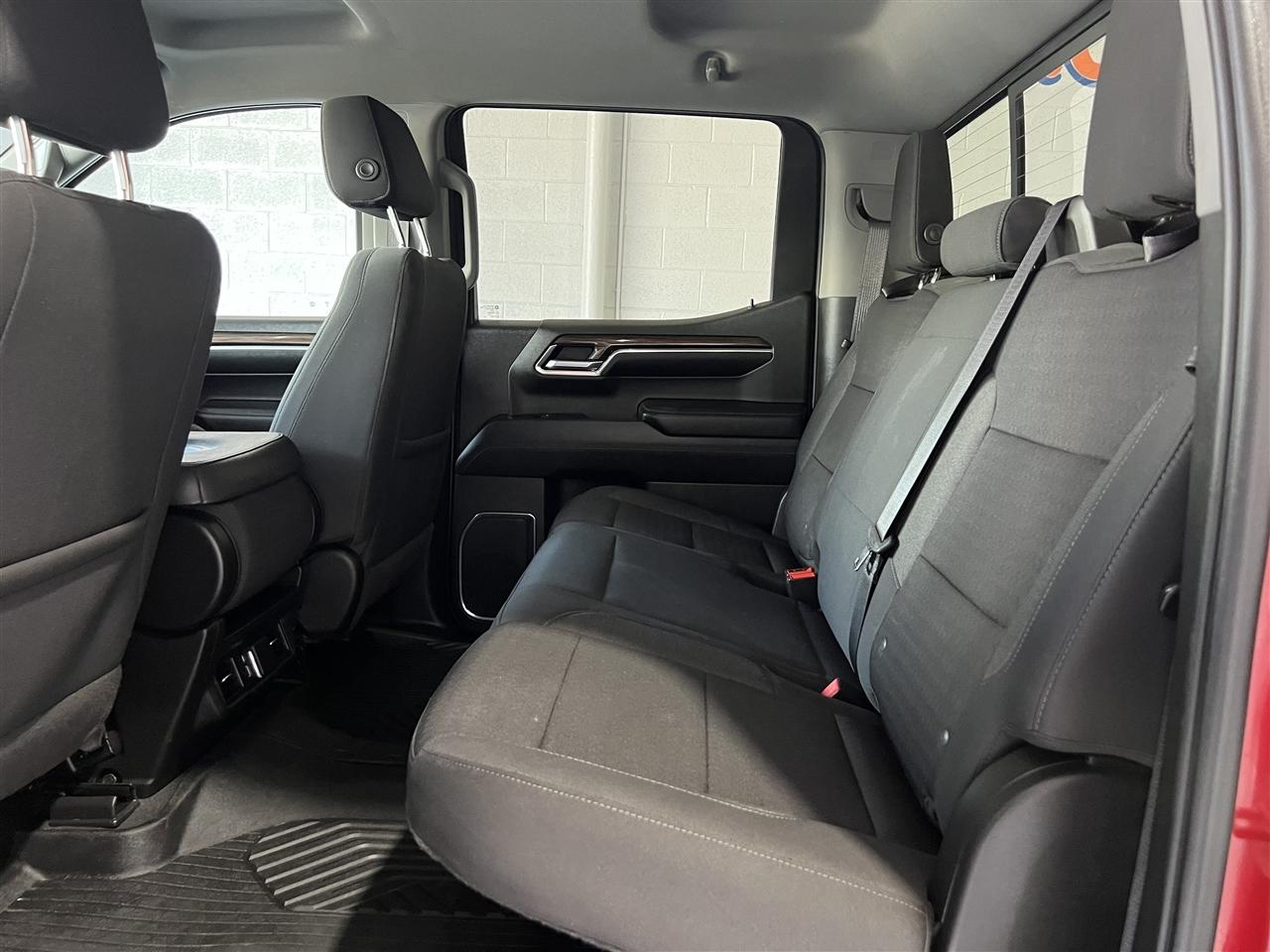Chevrolet Silverado 1500 LT Crew Cab 4WD 2022