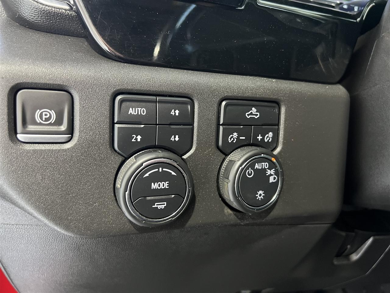 Chevrolet Silverado 1500 LT Crew Cab 4WD 2022