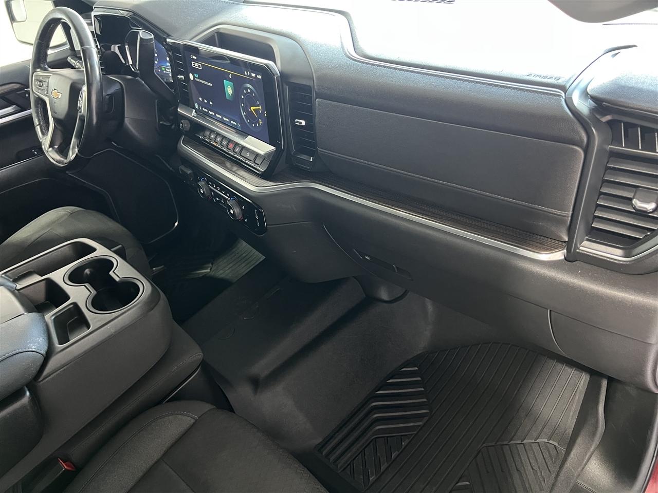 Chevrolet Silverado 1500 LT Crew Cab 4WD 2022