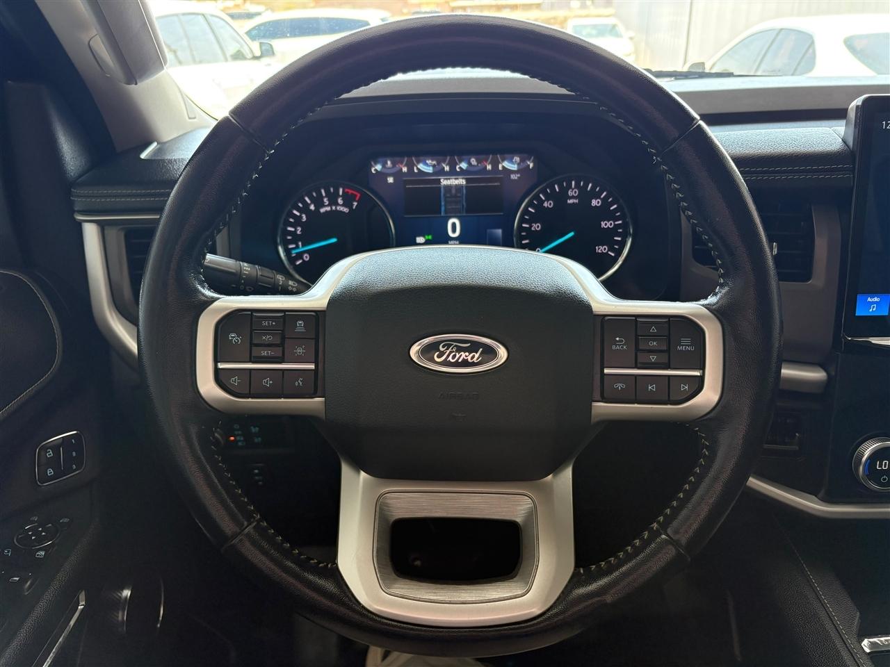 Ford Expedition XLT 2022
