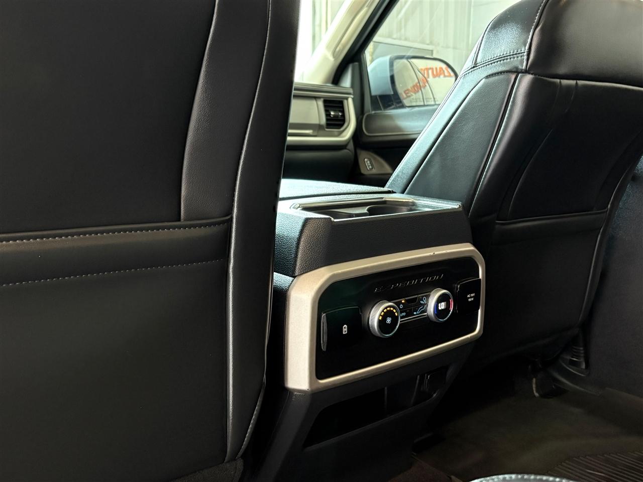 Ford Expedition XLT 2022