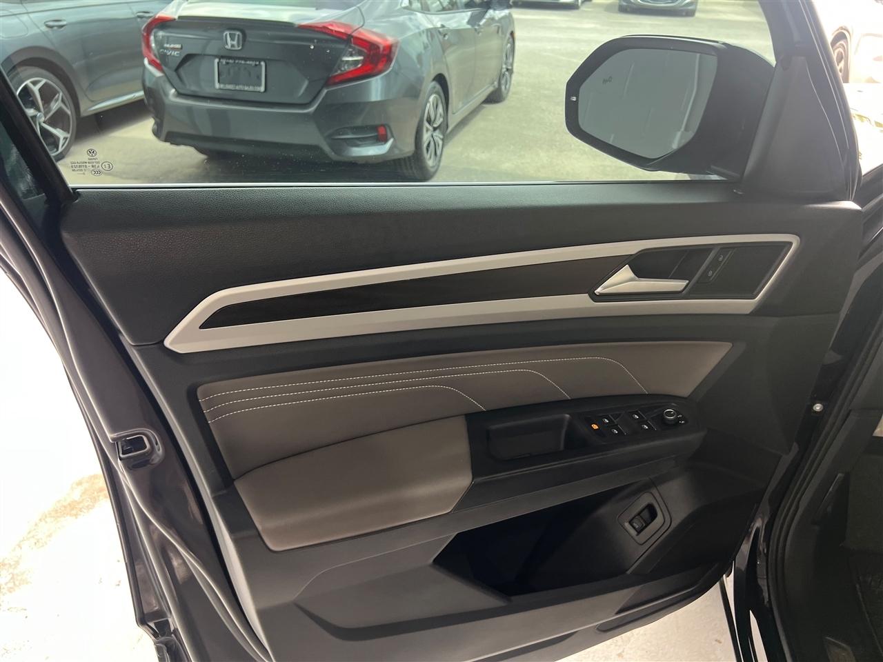 Volkswagen Atlas V6 SE w/Technology 2021