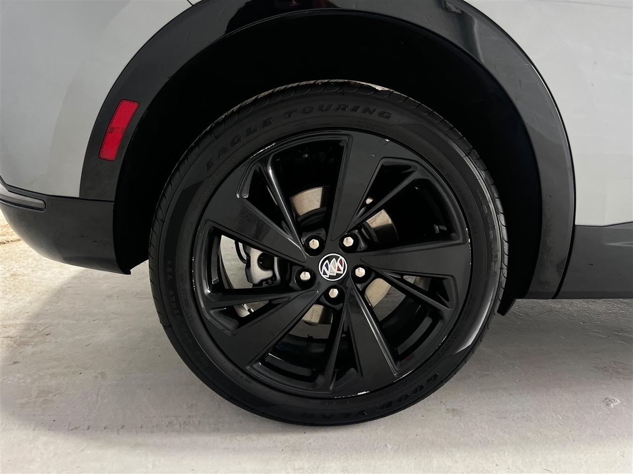 Buick Envision Essense 2023