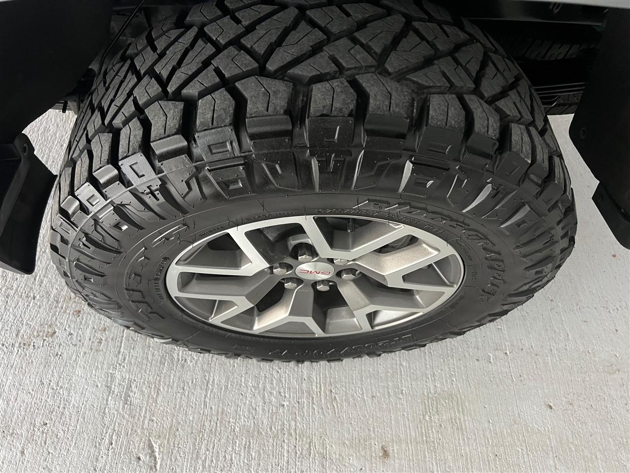 GMC Canyon AT4 Crew Cab w/Leather 4WD 2022