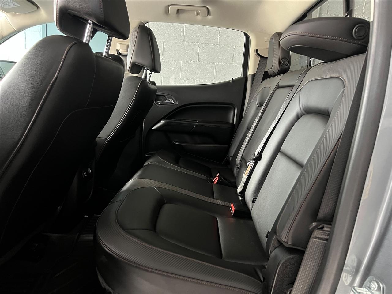 GMC Canyon AT4 Crew Cab w/Leather 4WD 2022