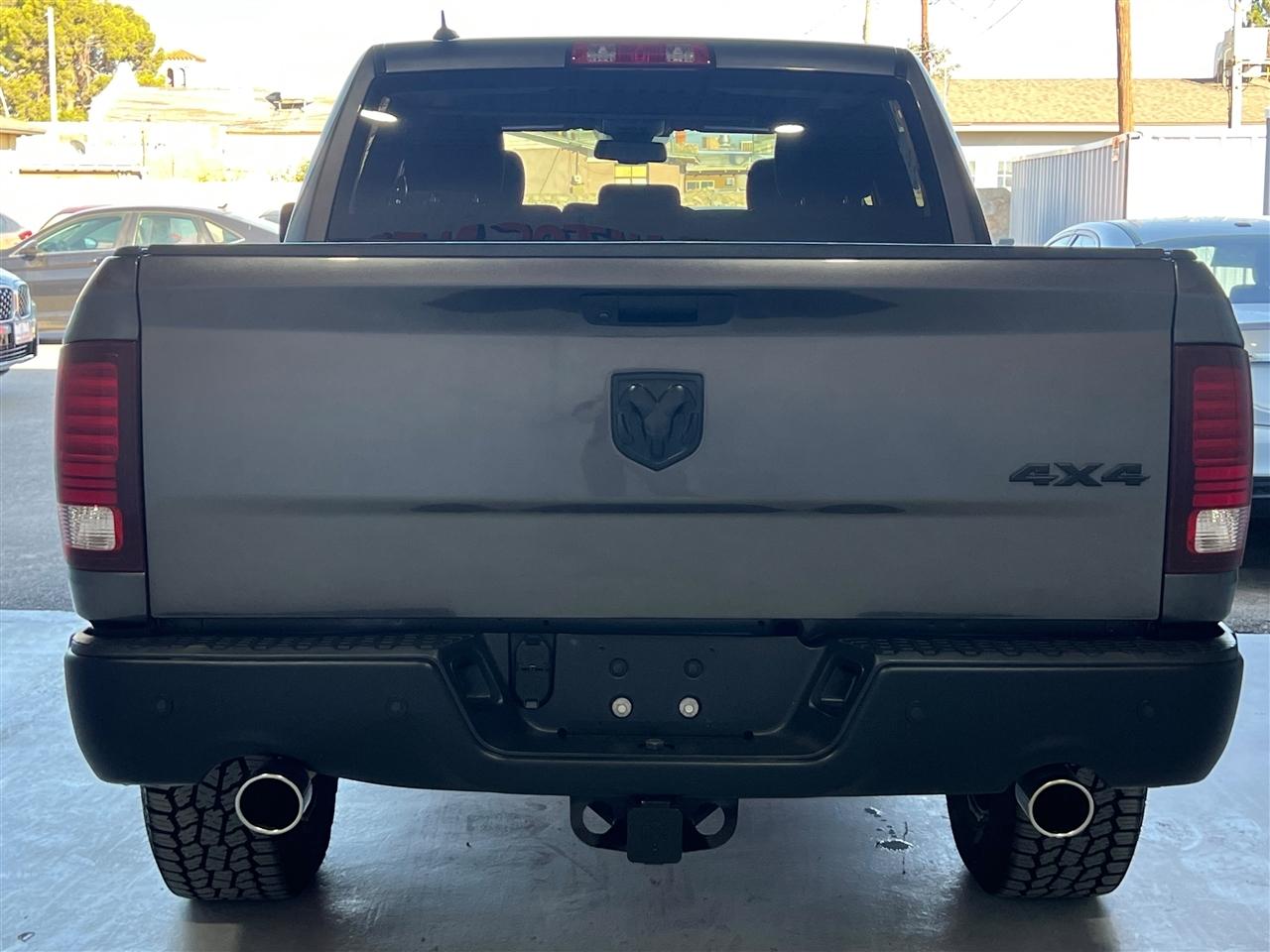 RAM 1500 Classic Tradesman Crew Cab SWB 4WD 2021