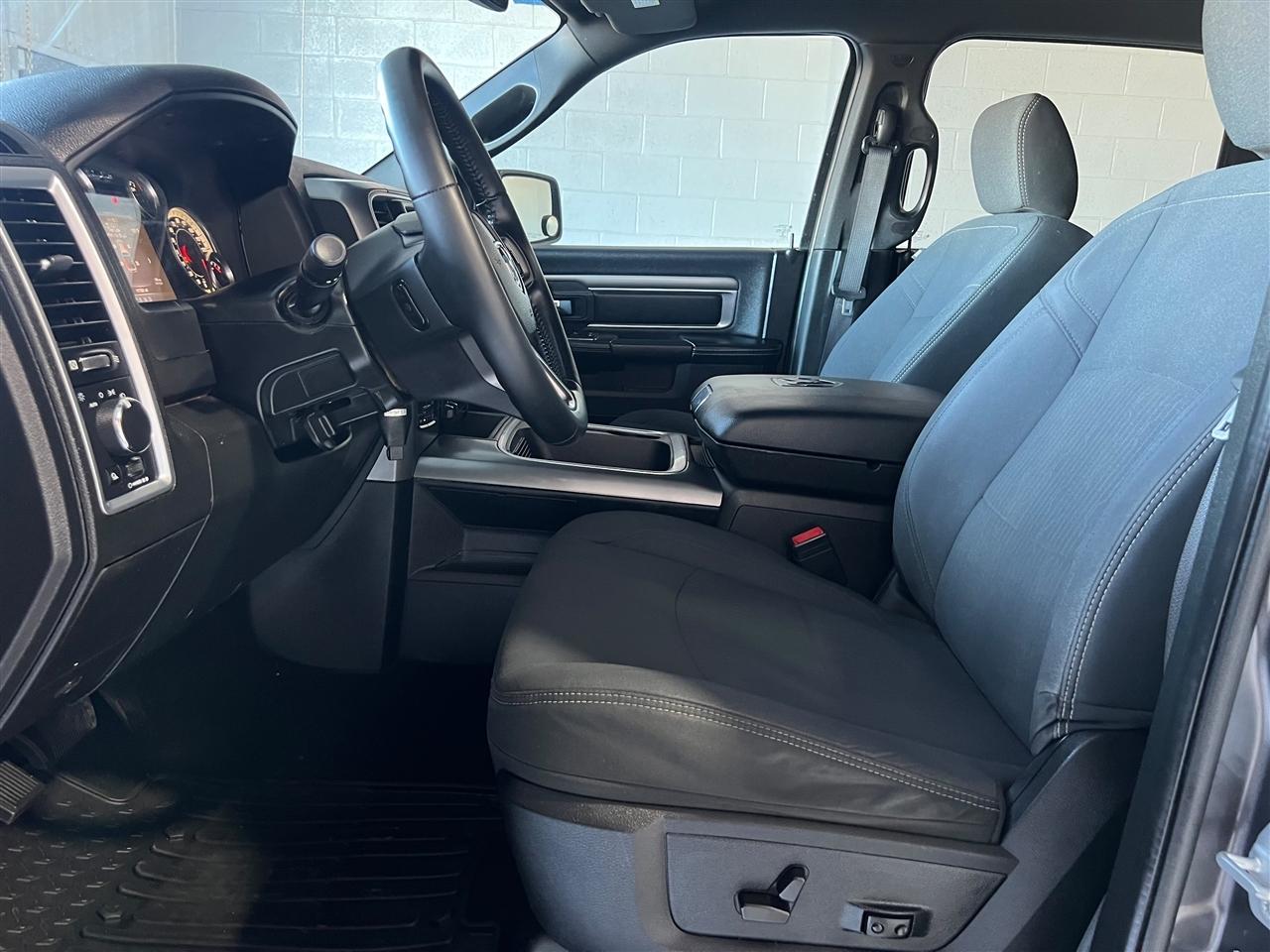 RAM 1500 Classic Tradesman Crew Cab SWB 4WD 2021