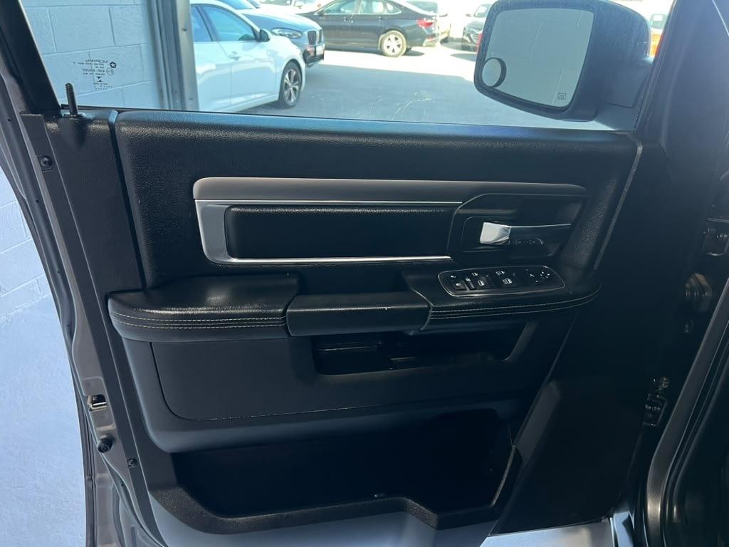 RAM 1500 Classic Tradesman Crew Cab SWB 4WD 2021