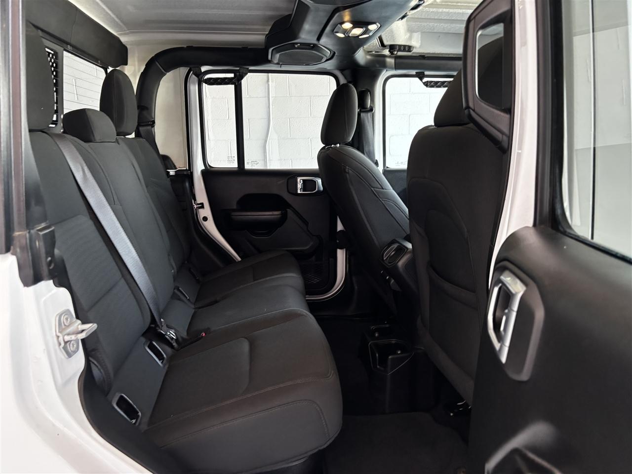 Jeep Gladiator Sport S 2021