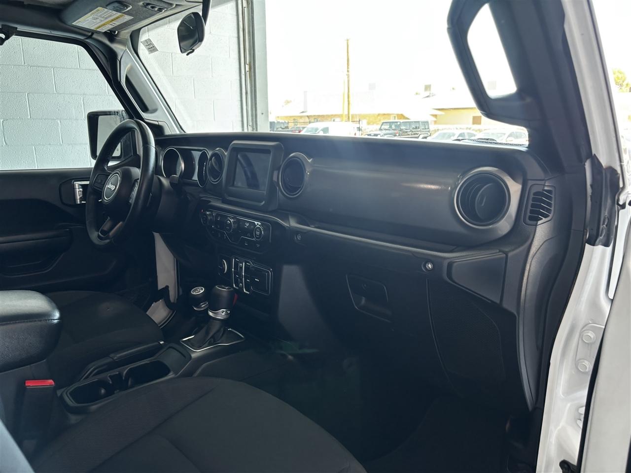 Jeep Gladiator Sport S 2021