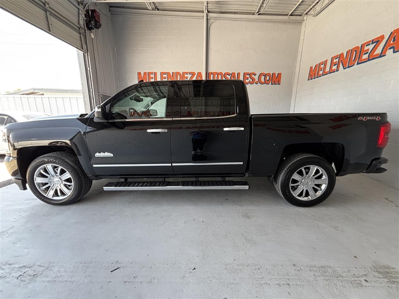 Chevrolet Silverado 1500 High Country Crew Cab Long Box 4WD 2017