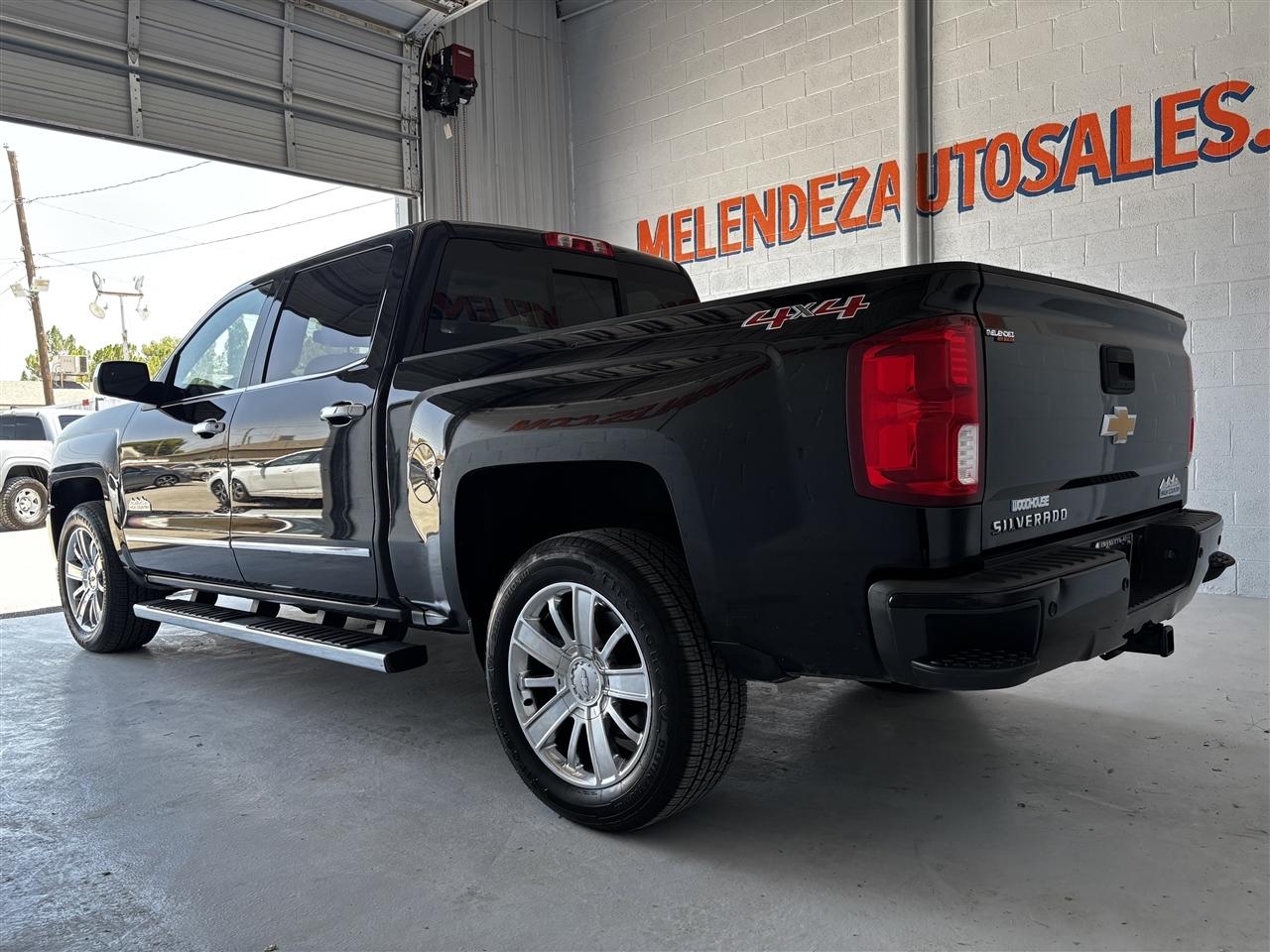 Chevrolet Silverado 1500 High Country Crew Cab Long Box 4WD 2017