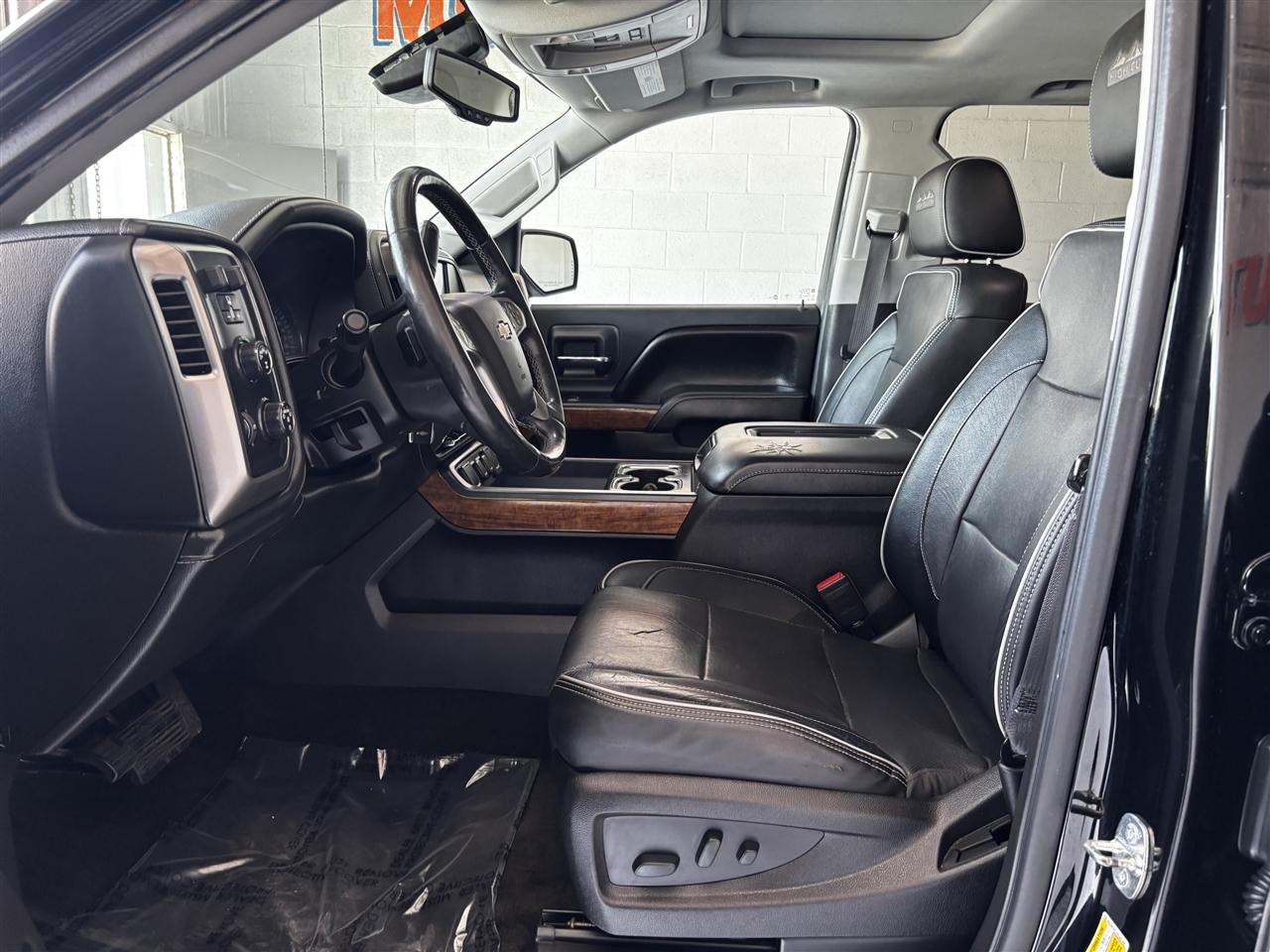 Chevrolet Silverado 1500 High Country Crew Cab Long Box 4WD 2017