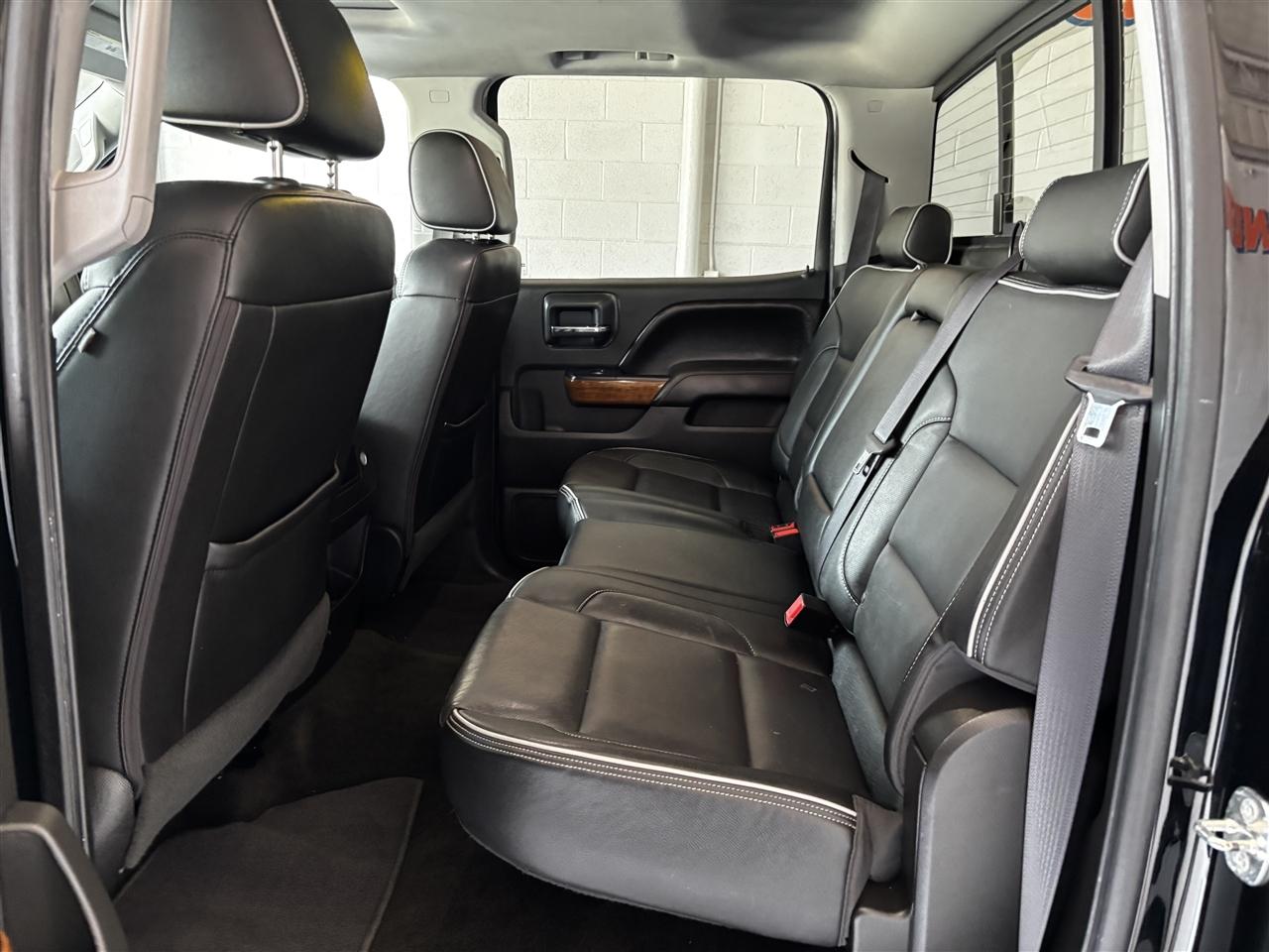 Chevrolet Silverado 1500 High Country Crew Cab Long Box 4WD 2017