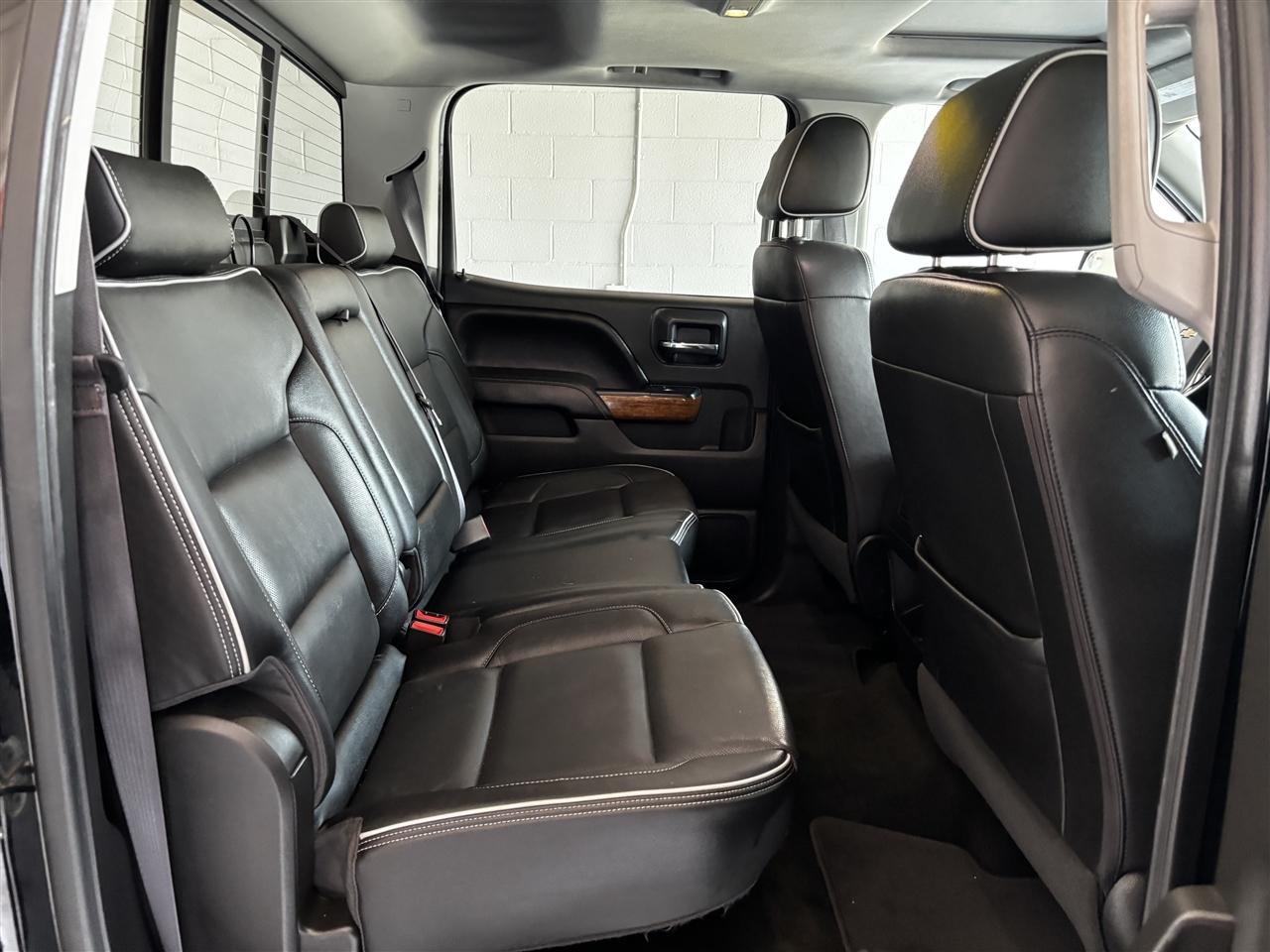Chevrolet Silverado 1500 High Country Crew Cab Long Box 4WD 2017
