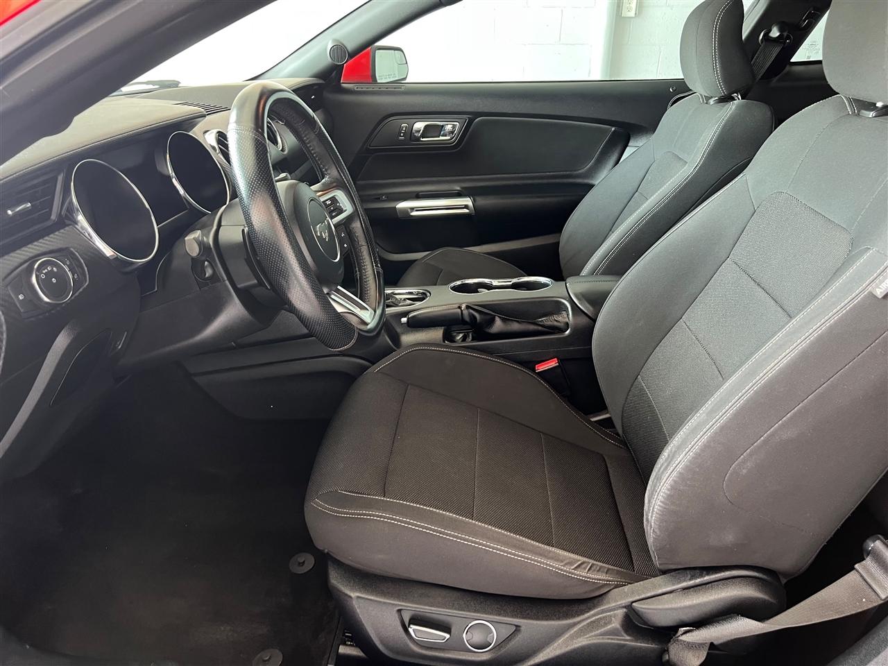 Ford Mustang V6 Coupe 2015