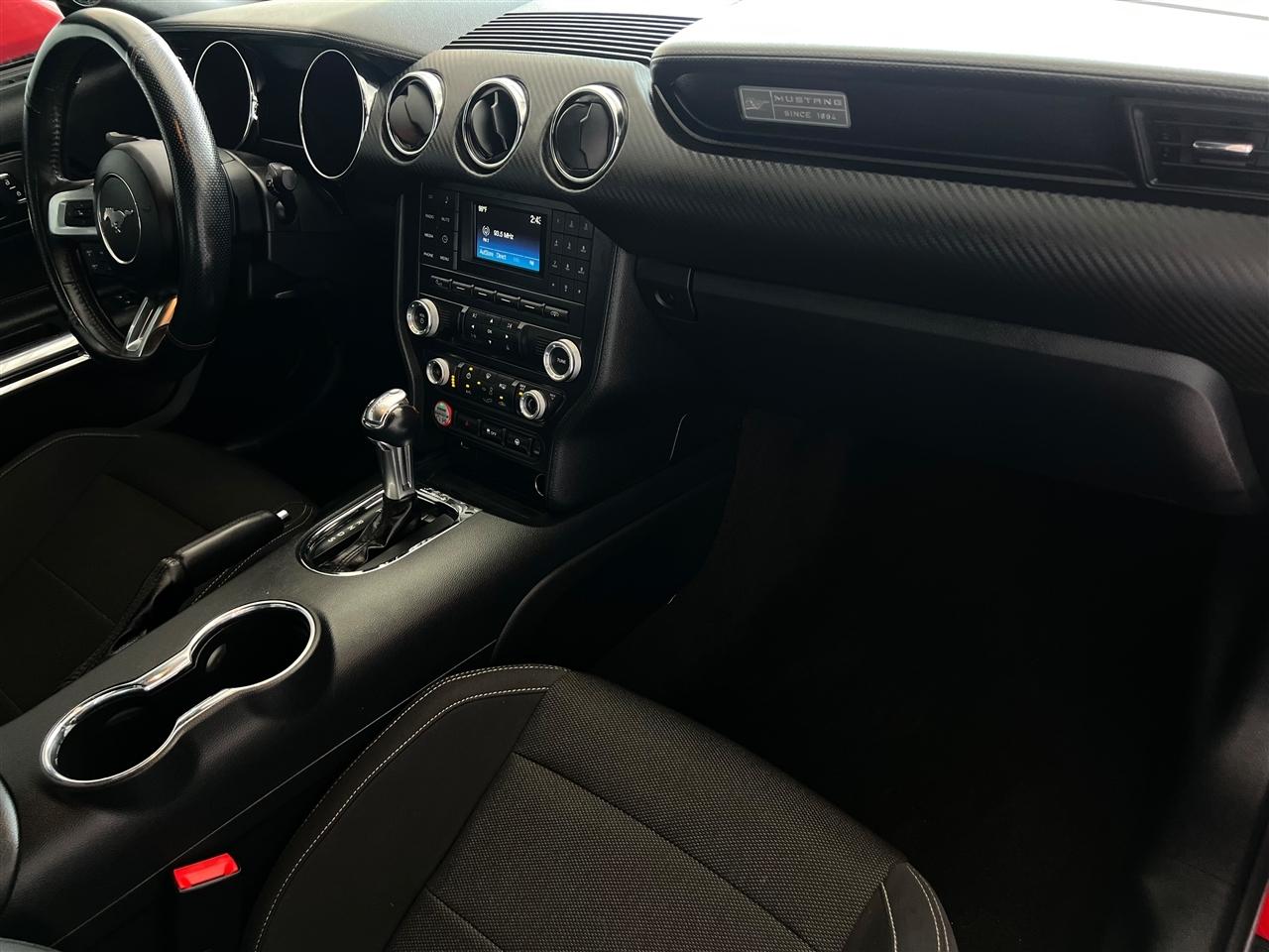 Ford Mustang V6 Coupe 2015