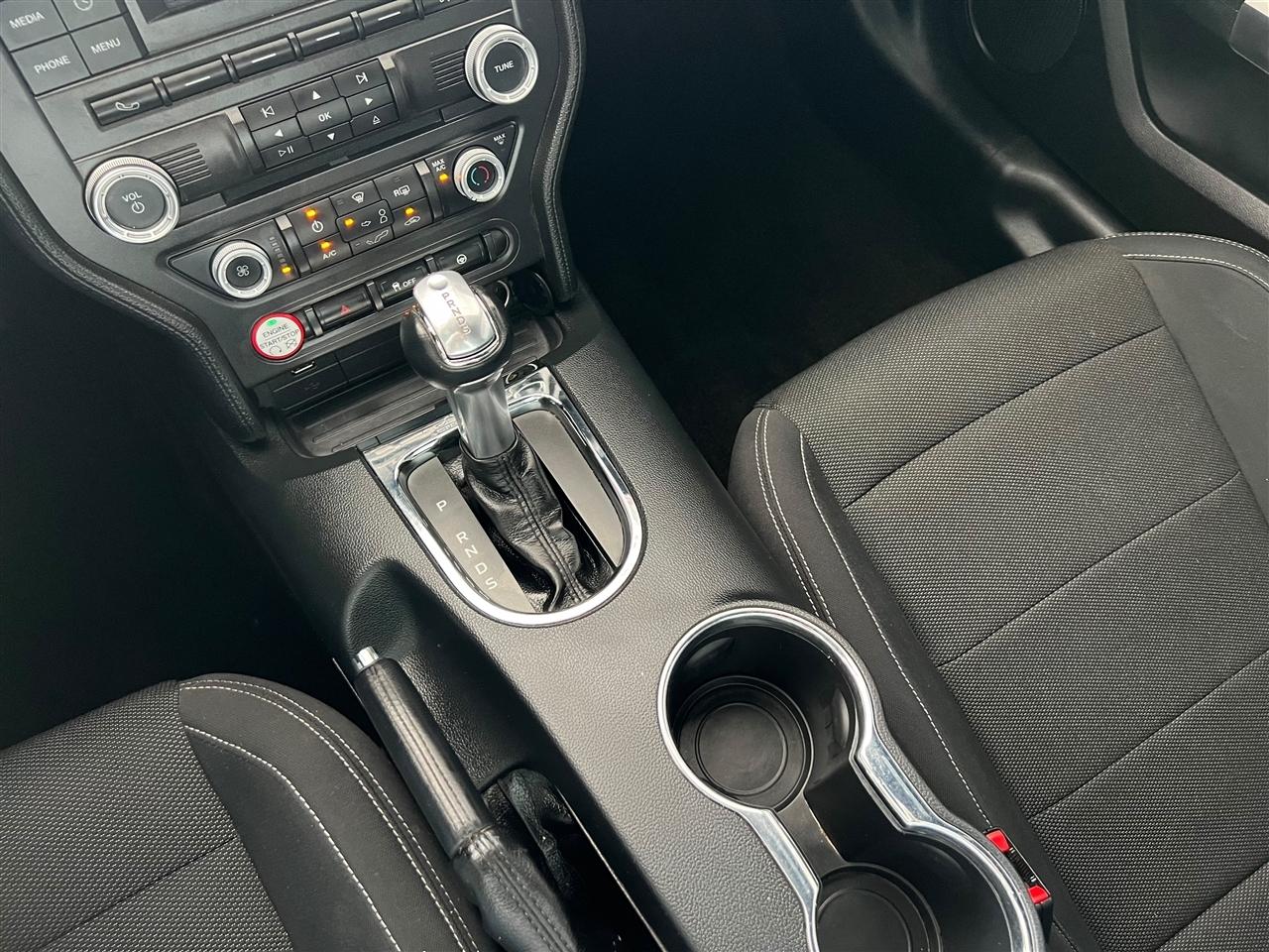 Ford Mustang V6 Coupe 2015