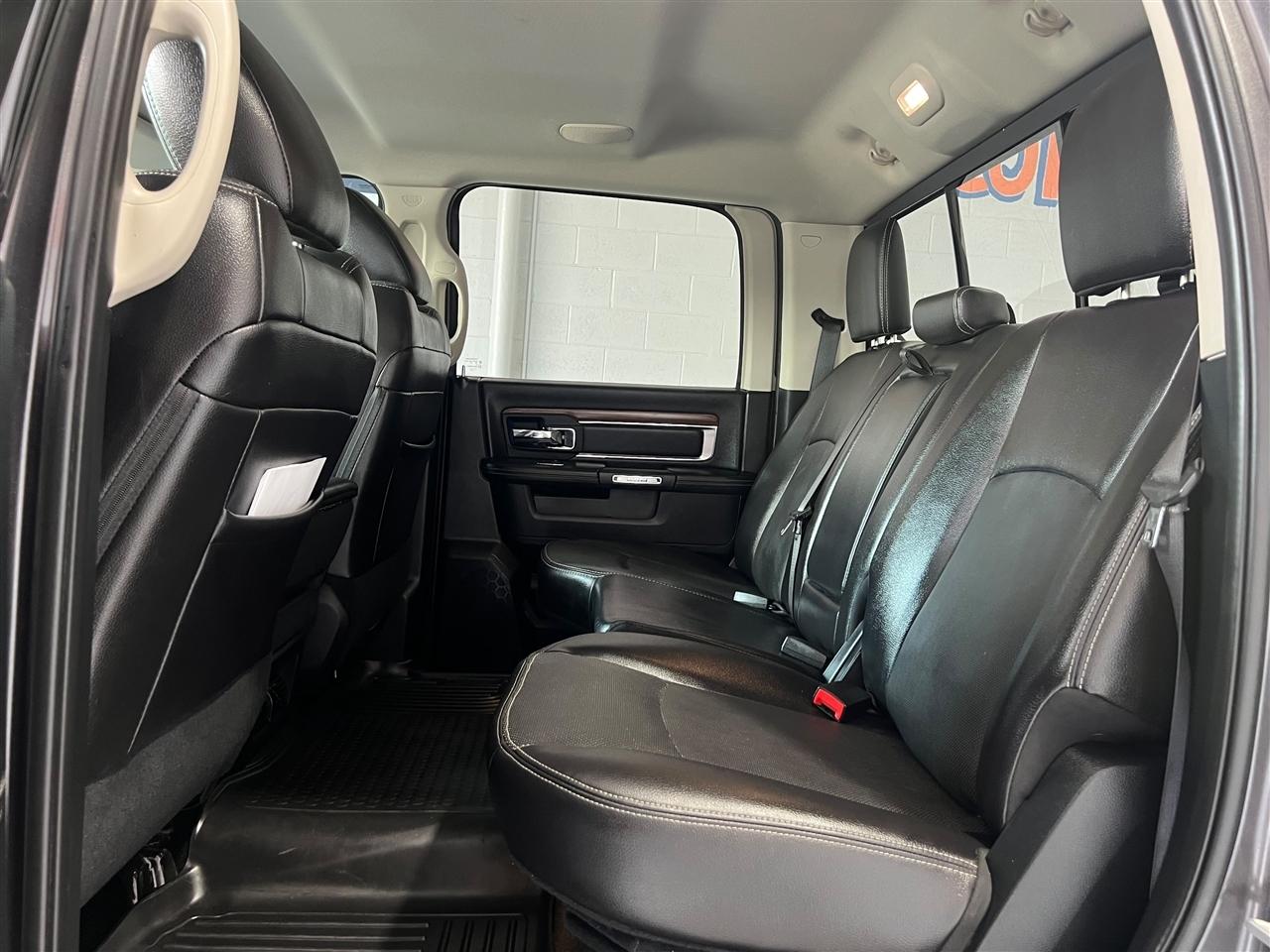 RAM 1500 Laramie Crew Cab SWB 4WD 2016