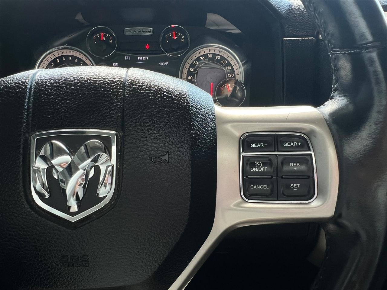 RAM 1500 Laramie Crew Cab SWB 4WD 2016
