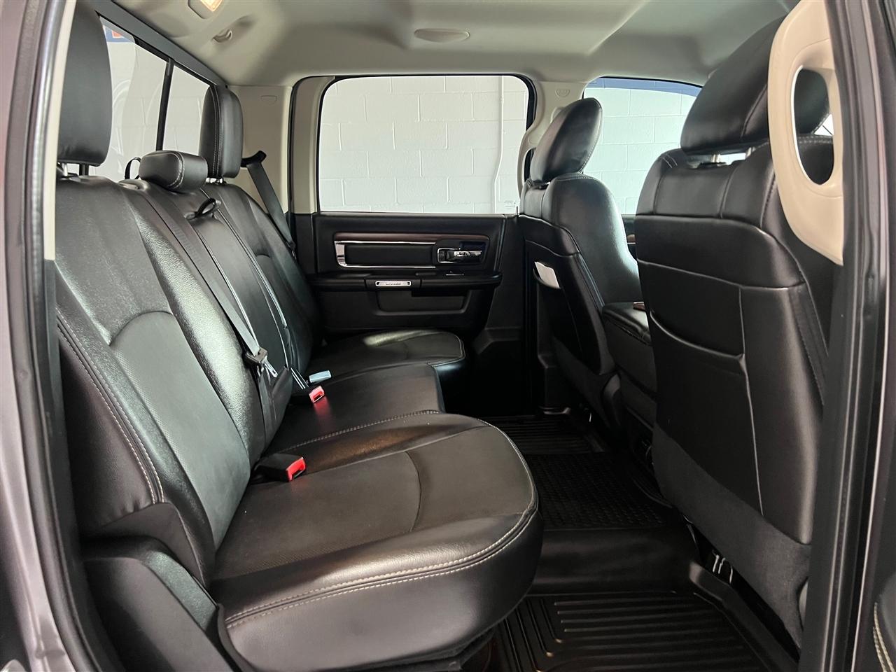 RAM 1500 Laramie Crew Cab SWB 4WD 2016