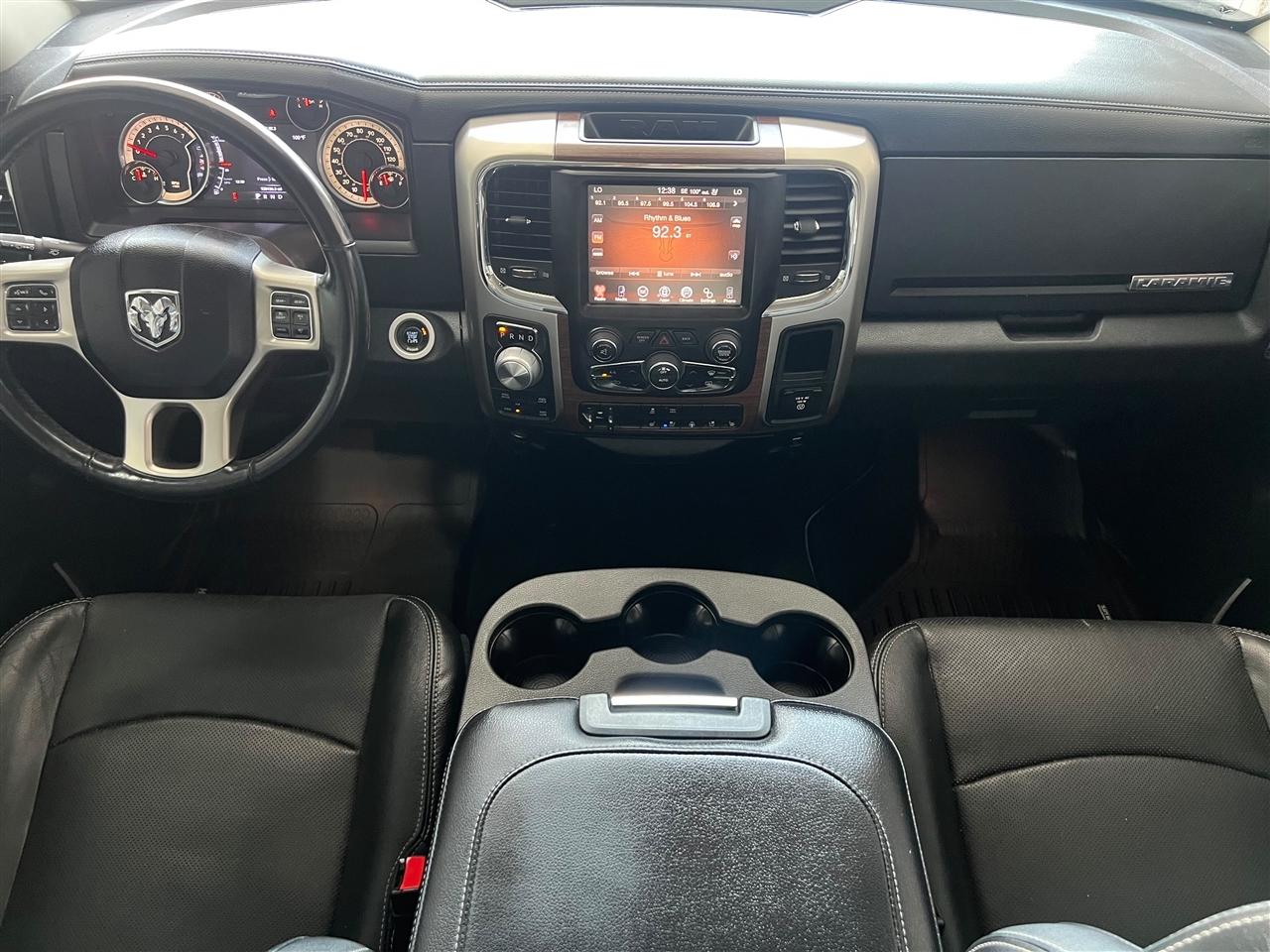 RAM 1500 Laramie Crew Cab SWB 4WD 2016