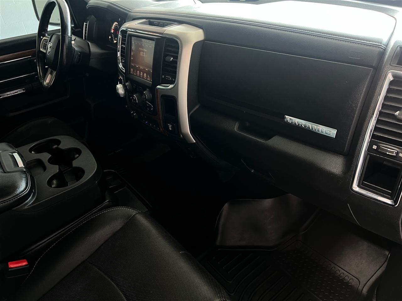 RAM 1500 Laramie Crew Cab SWB 4WD 2016