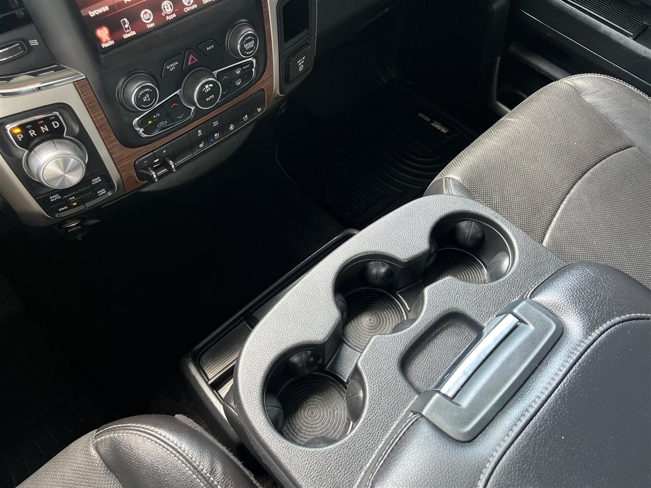 RAM 1500 Laramie Crew Cab SWB 4WD 2016