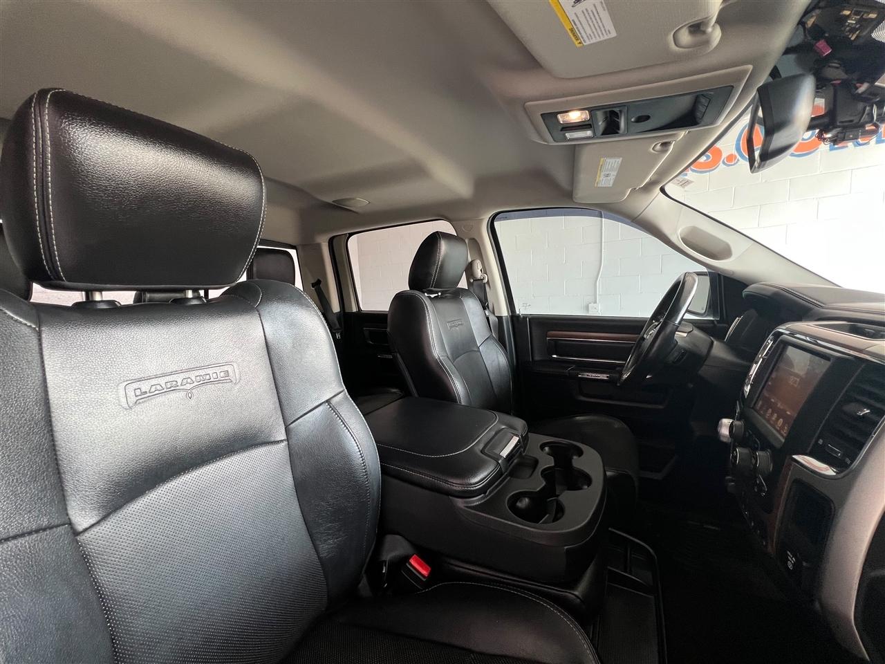 RAM 1500 Laramie Crew Cab SWB 4WD 2016