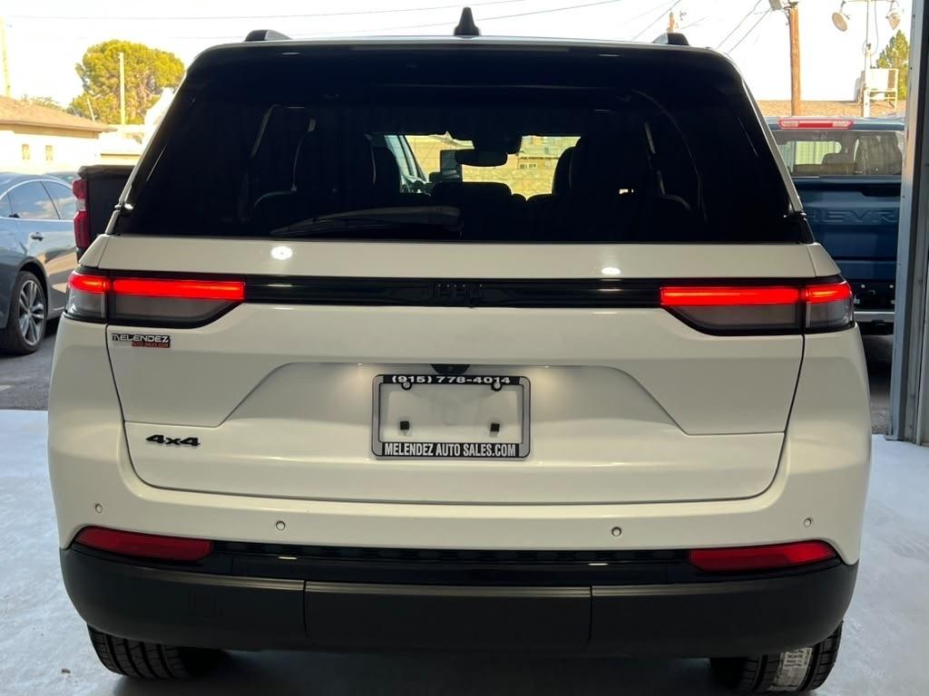 Jeep Grand Cherokee Laredo 4WD 2023