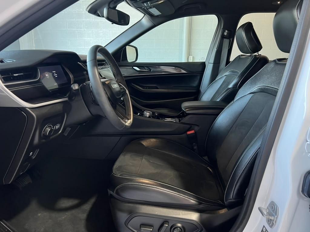 Jeep Grand Cherokee Laredo 4WD 2023