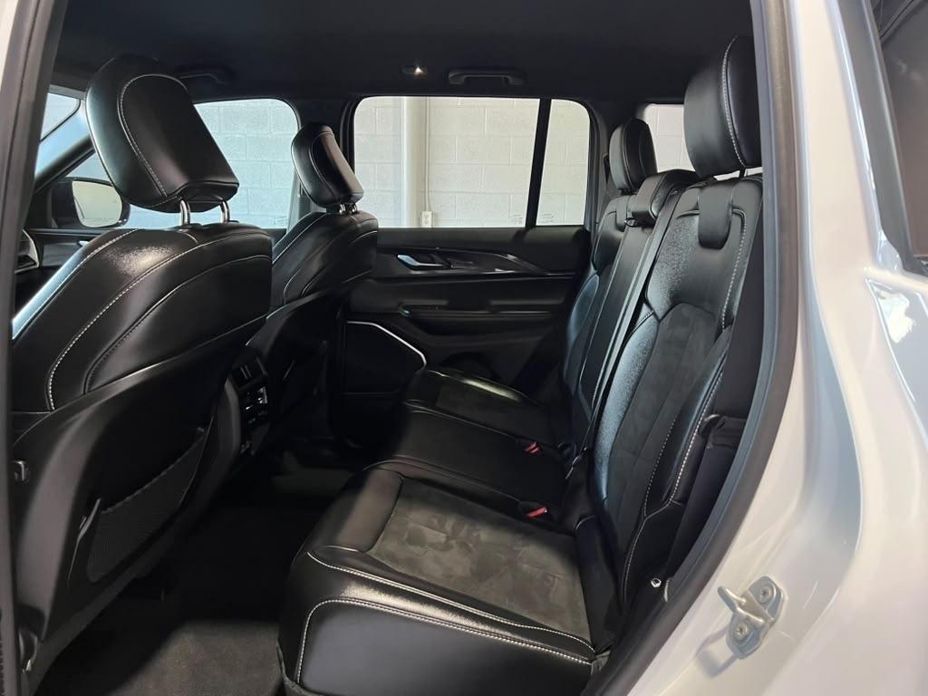 Jeep Grand Cherokee Laredo 4WD 2023
