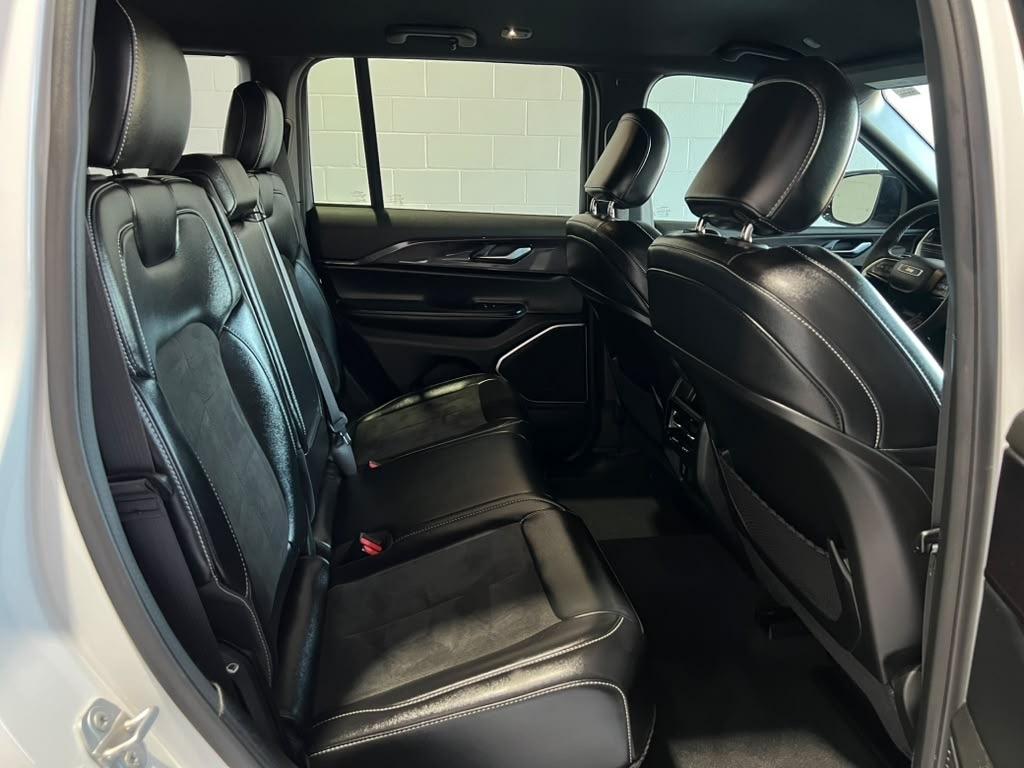 Jeep Grand Cherokee Laredo 4WD 2023