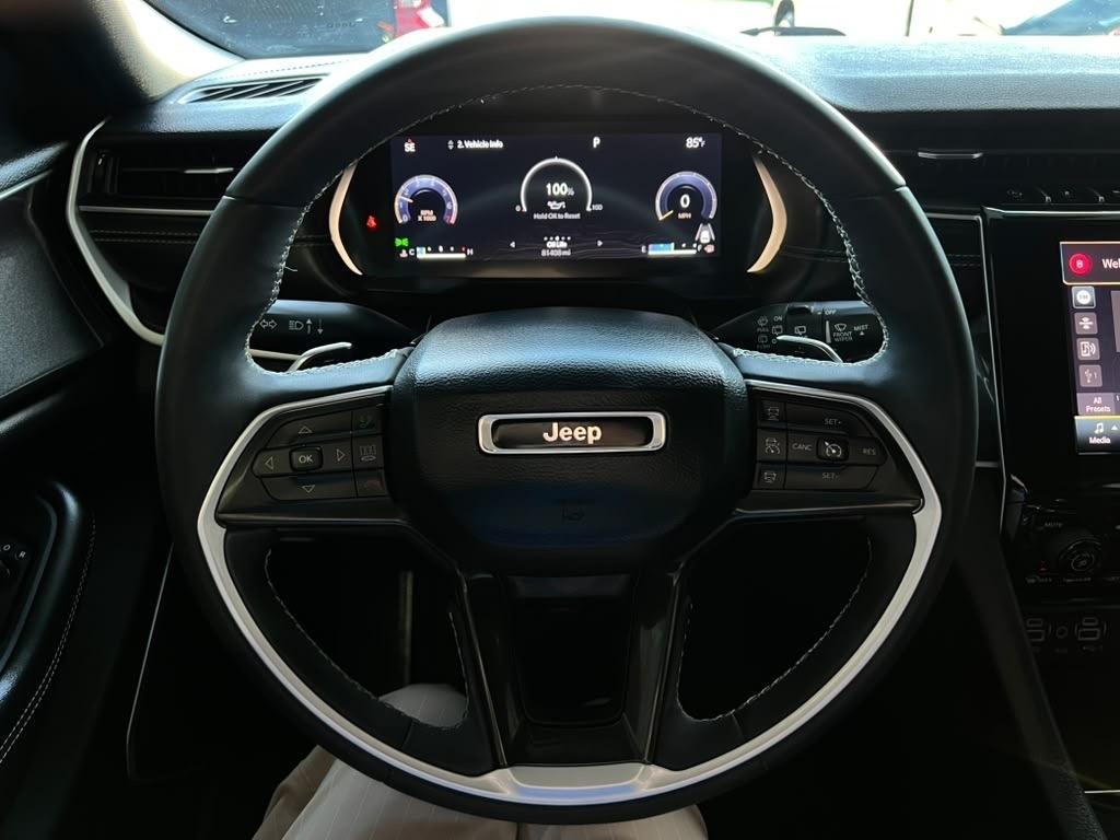 Jeep Grand Cherokee Laredo 4WD 2023