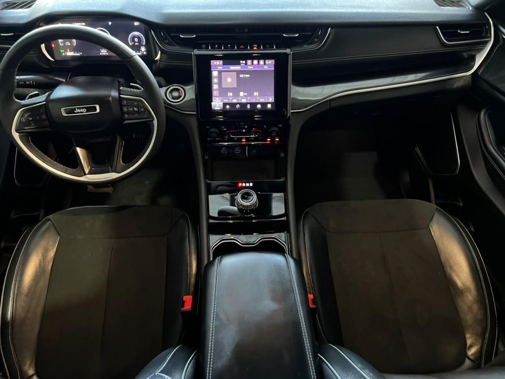 Jeep Grand Cherokee Laredo 4WD 2023