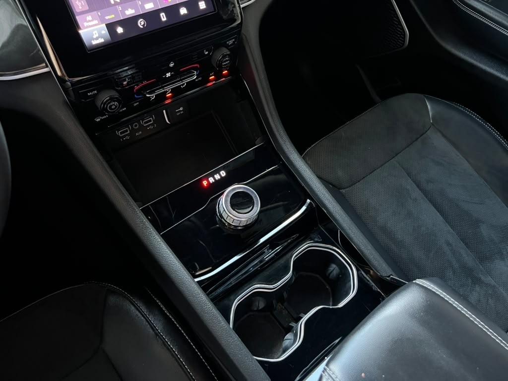 Jeep Grand Cherokee Laredo 4WD 2023