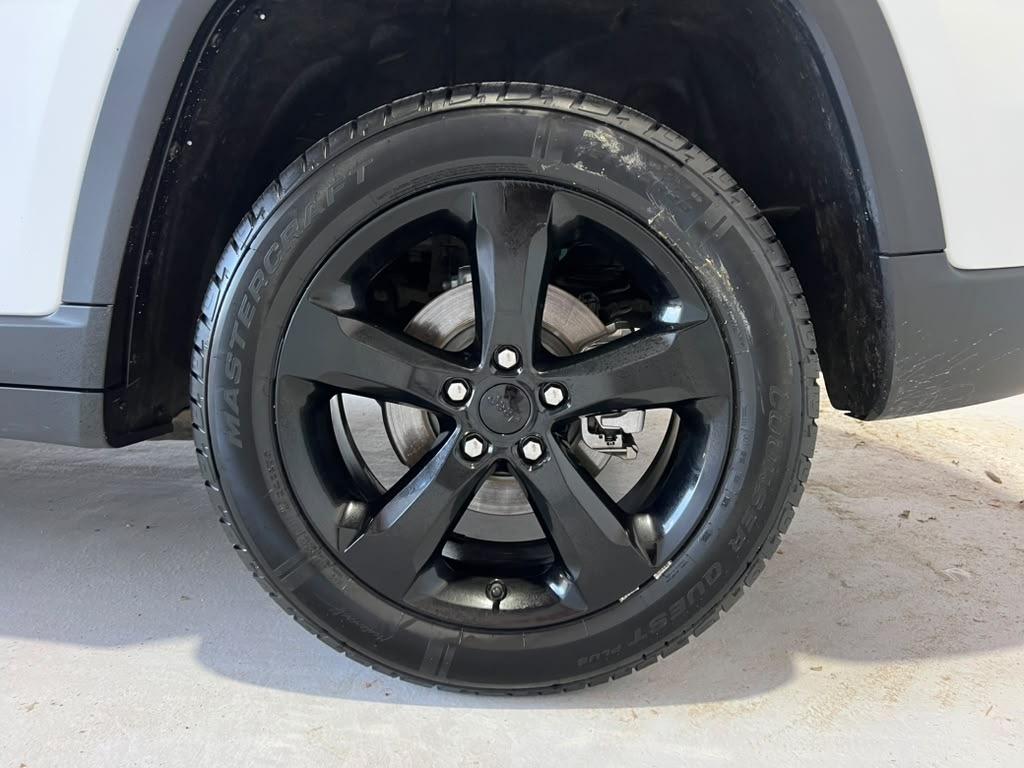 Jeep Grand Cherokee Laredo 4WD 2023