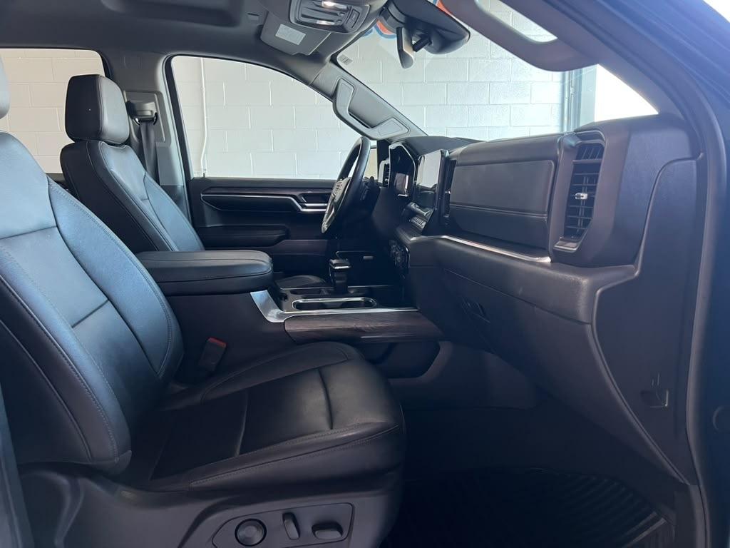 Chevrolet Silverado 1500 LTZ Crew Cab 4WD 2024