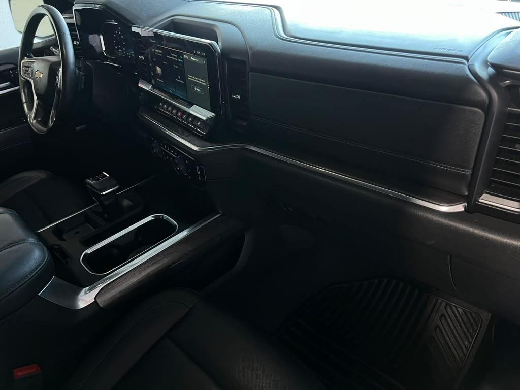 Chevrolet Silverado 1500 LTZ Crew Cab 4WD 2024