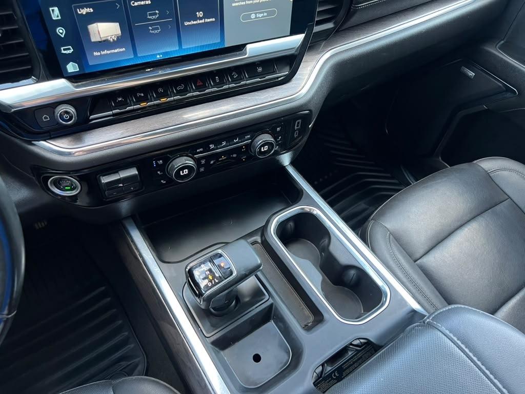 Chevrolet Silverado 1500 LTZ Crew Cab 4WD 2024