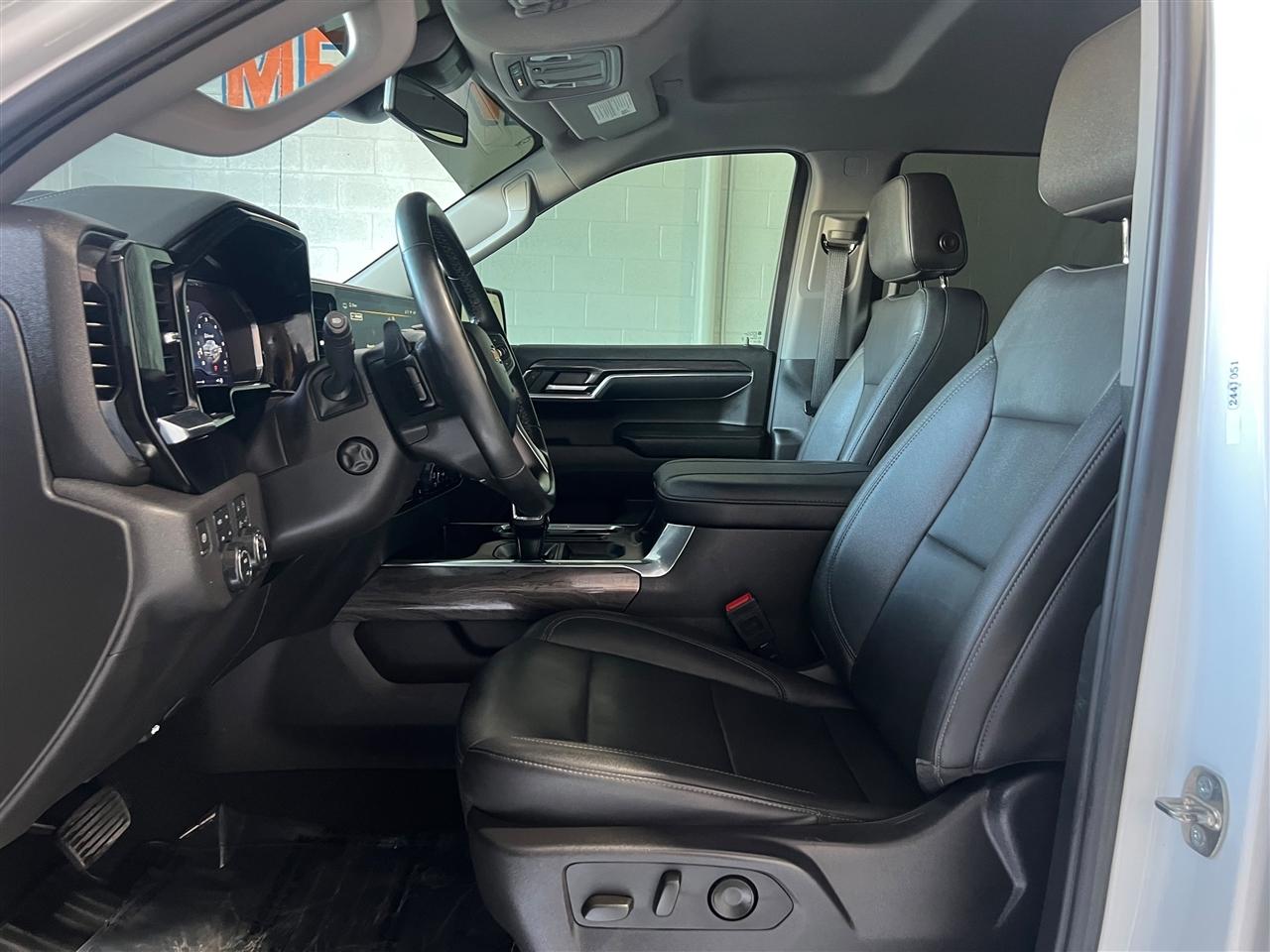 Chevrolet Silverado 1500 LTZ Crew Cab 4WD 2024