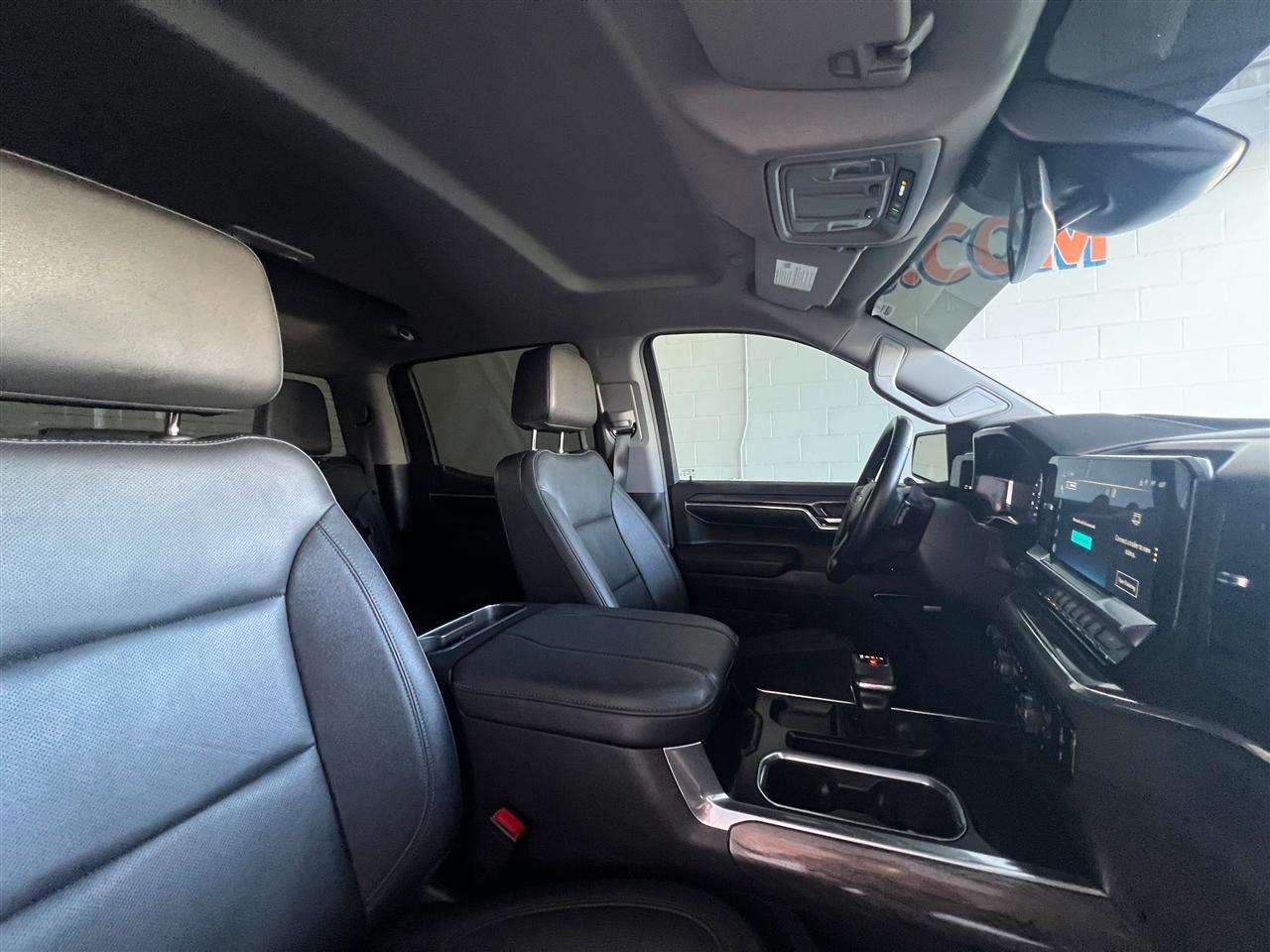 Chevrolet Silverado 1500 LTZ Crew Cab 4WD 2024