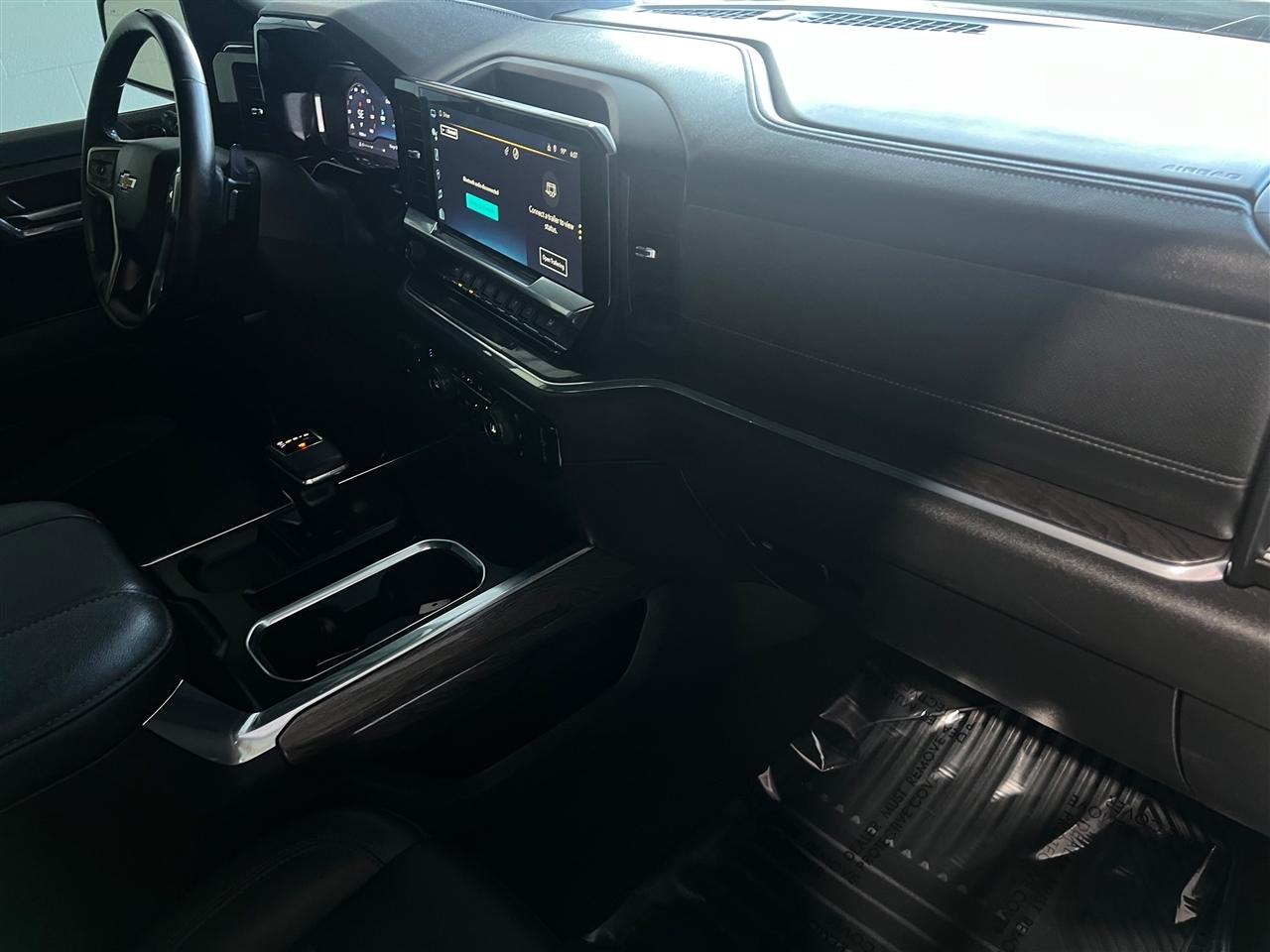 Chevrolet Silverado 1500 LTZ Crew Cab 4WD 2024